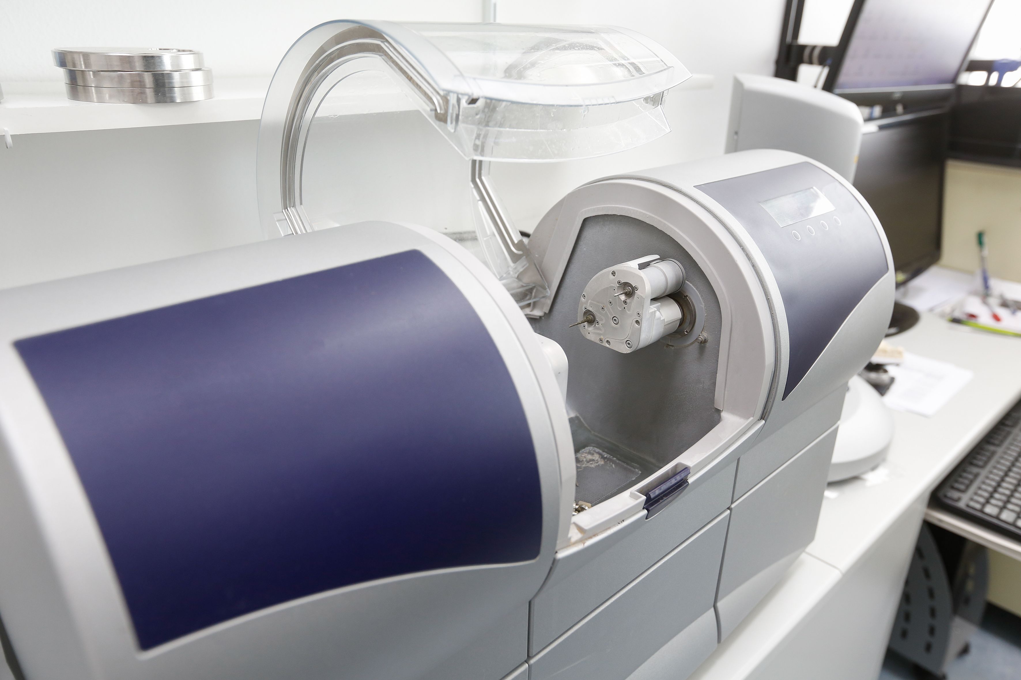 CAD/CAM machine